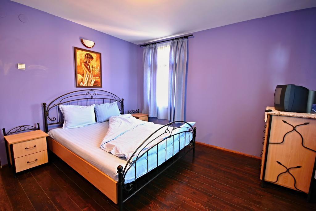 Private 4Br-2Ba Guest House Dryanovo With Pool And Free Parking Exterior photo